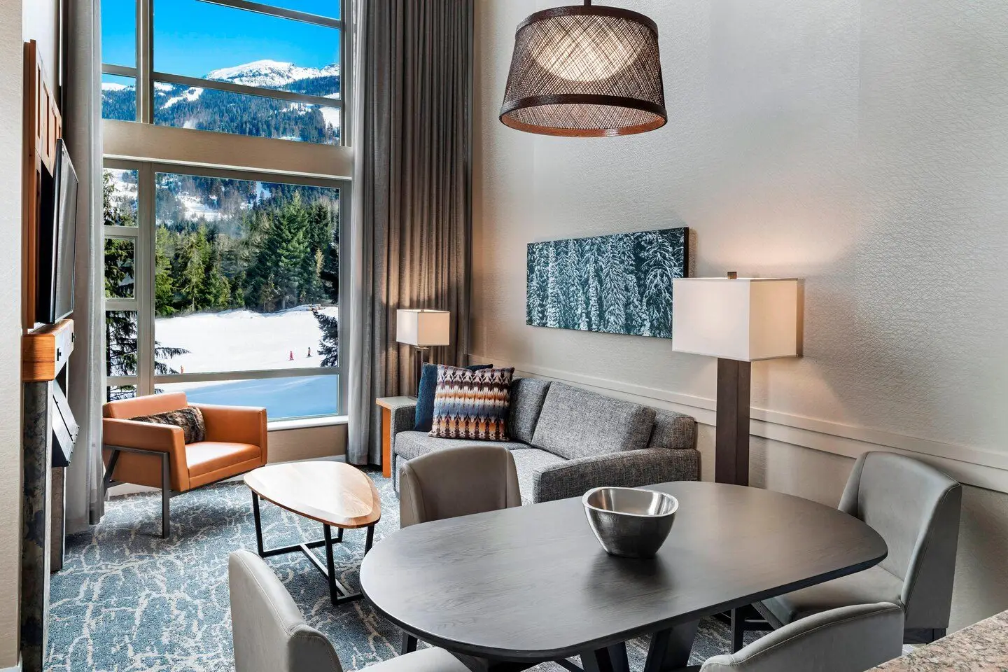ysewi-mountain-suite-2837-hor-clsc