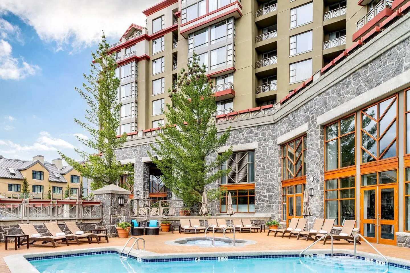 ysewi-outdoor-swimmingpool-8035-hor-clsc