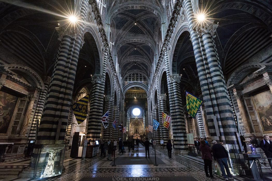 Sienne-Duomo-Cathedrale-interieur-1-L_Oeil_d_Edouard-1-1050x700