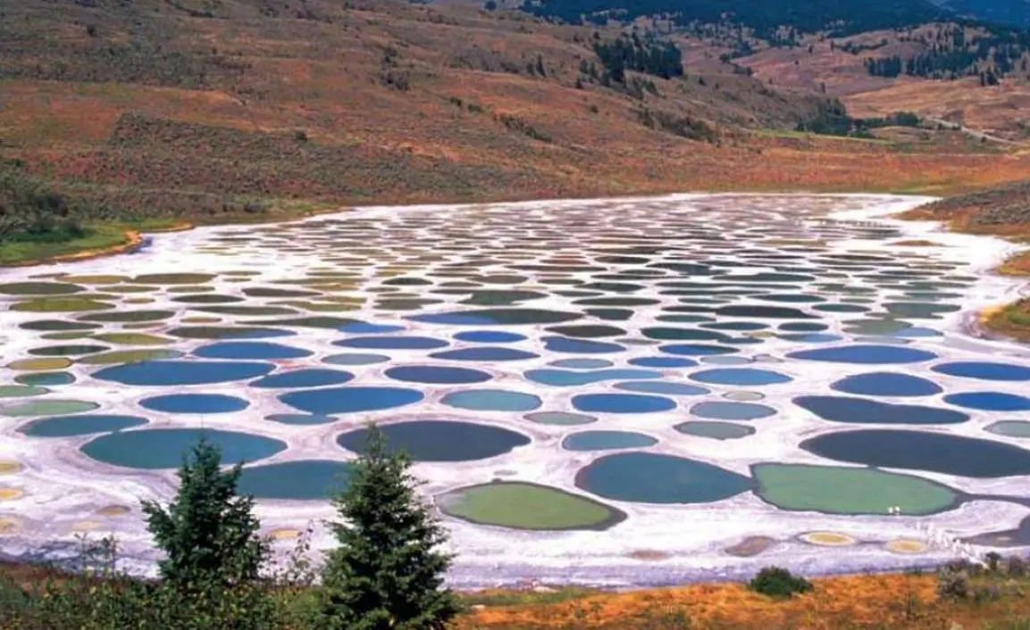 Spotted-Lake-Canada