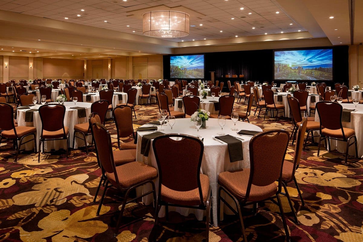 grand-ballroom-banquet