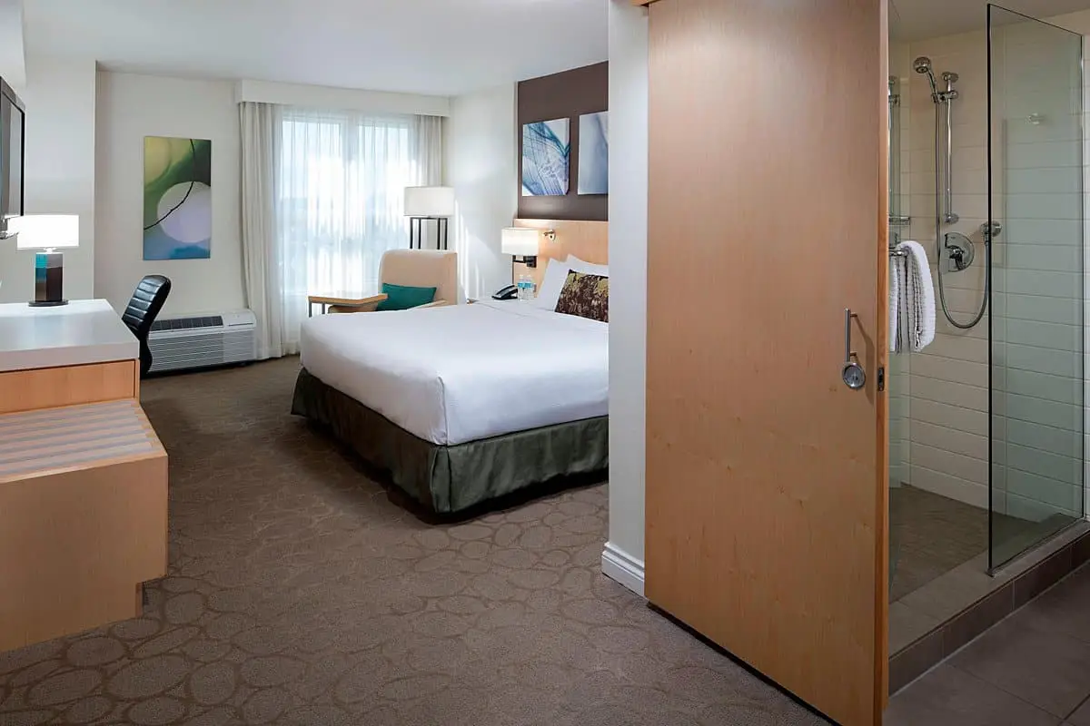 king-guest-room (2)