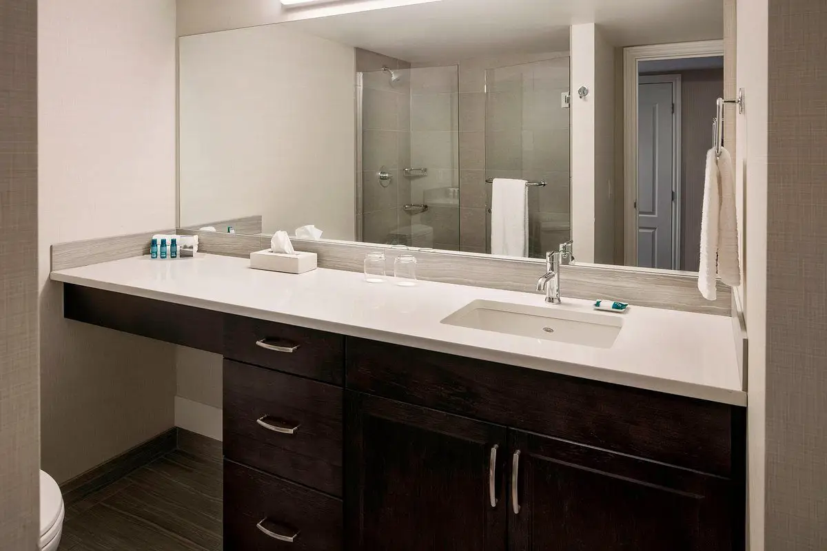 one-bedroom-condo-bathroom