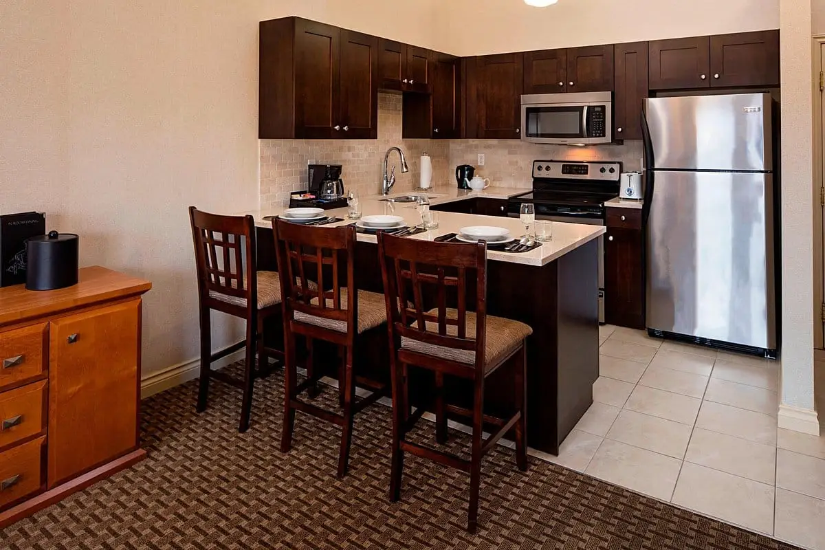 one-bedroom-condo-kitchen
