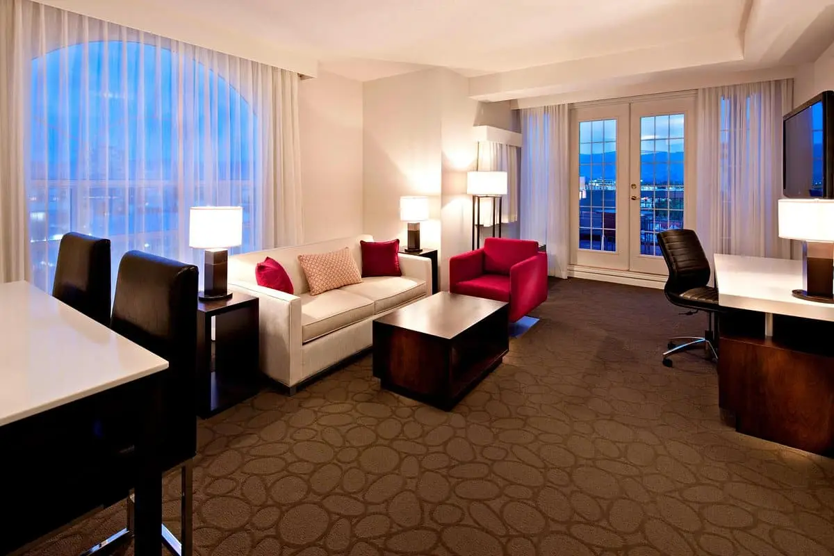 suite-living-area