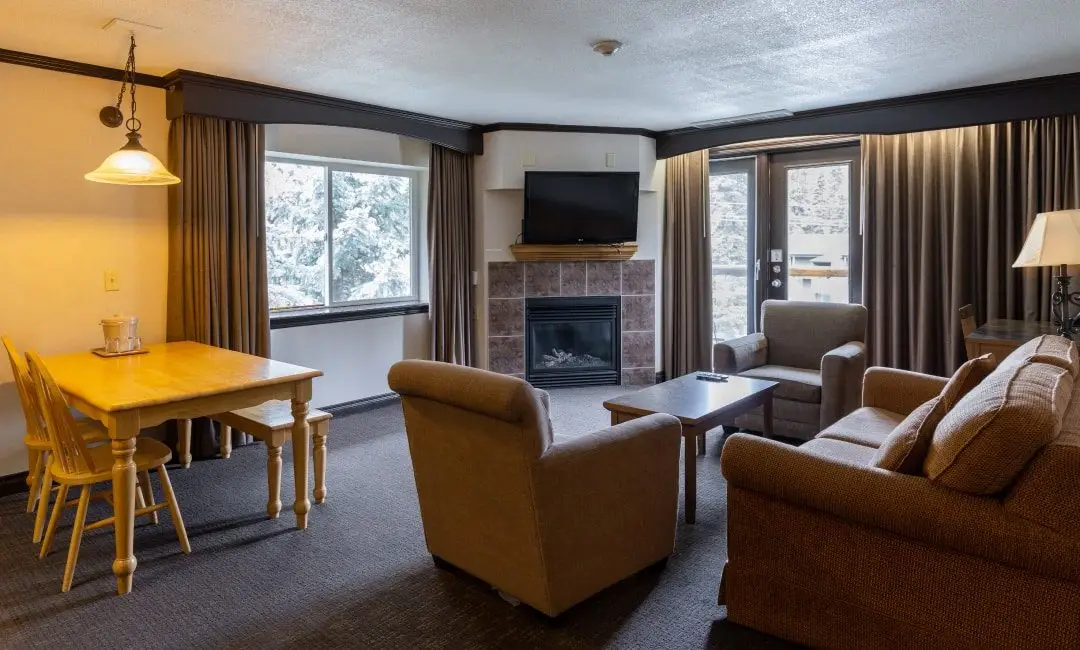 1080-RSL-Two-BR-Apartment-LivingRoom