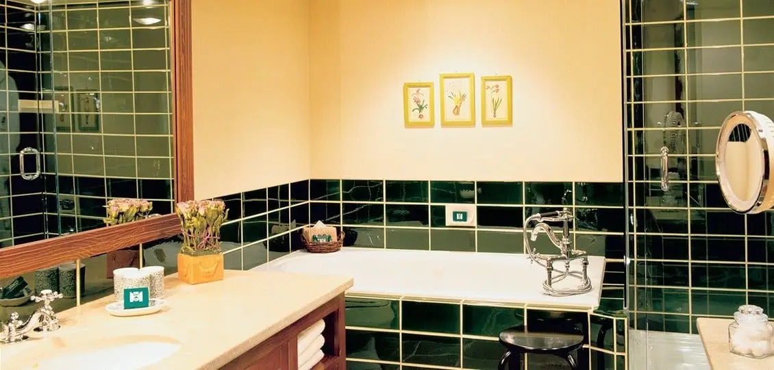 f-suite-bathroom-1130x540