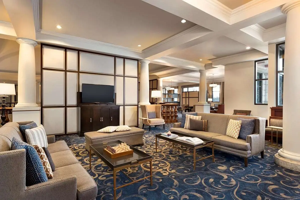 living-room-guest-lounge