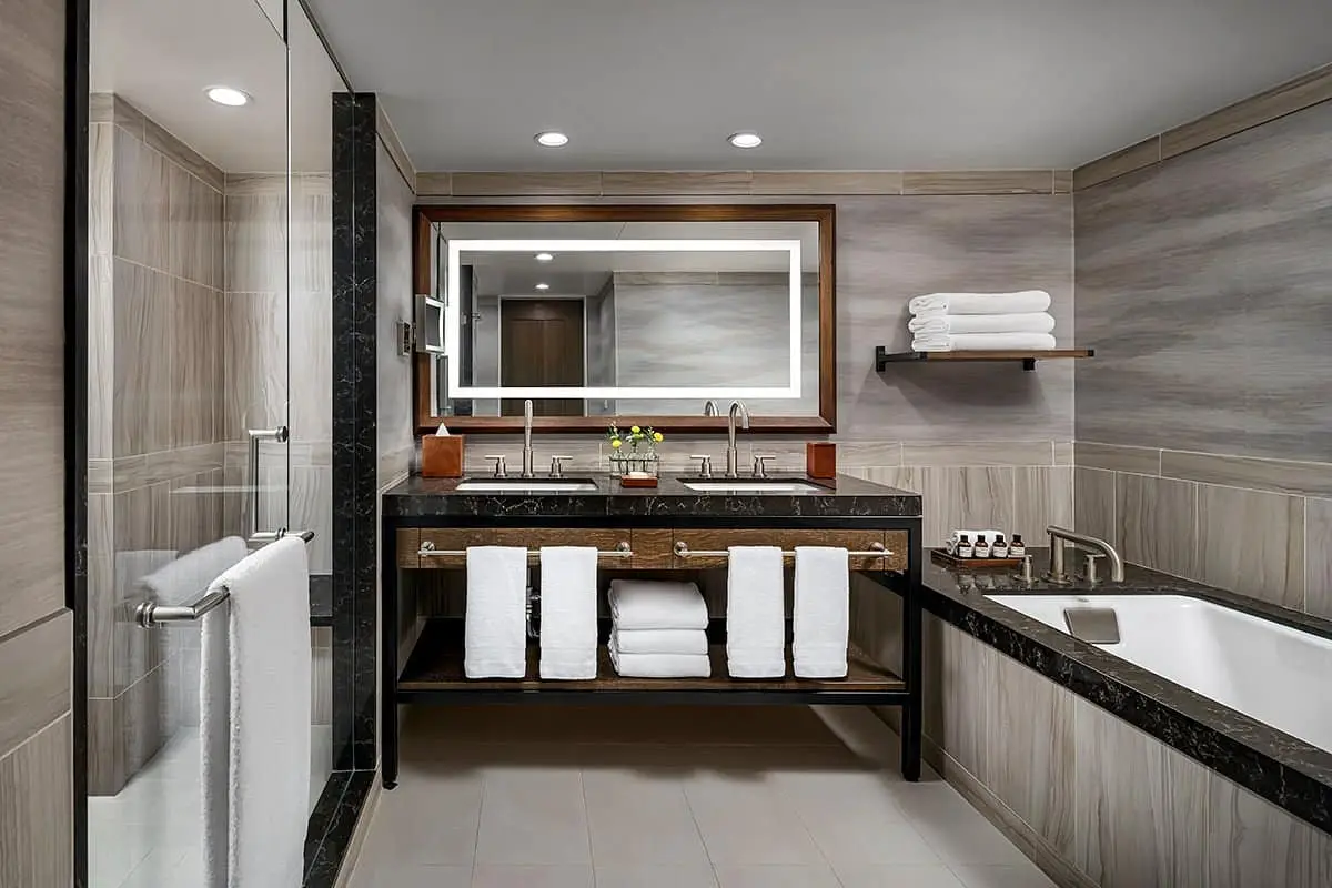 suite-bathroom