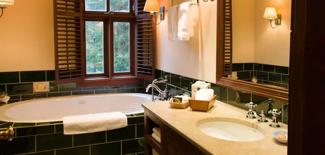 watson-house-bathroom-1130x540-1130x540