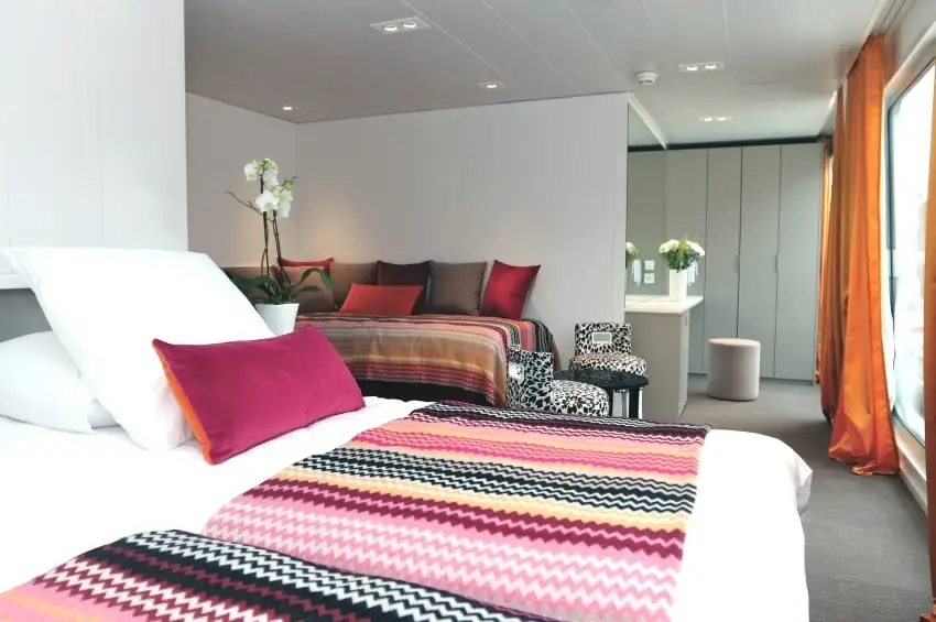 cabine-suite-pont-superieur-ms-camargue-rhone-croisieurope