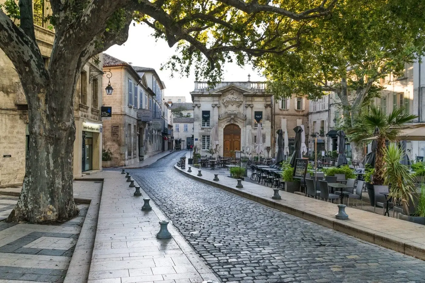 ruelle-vieille-ville-cite-des-papes