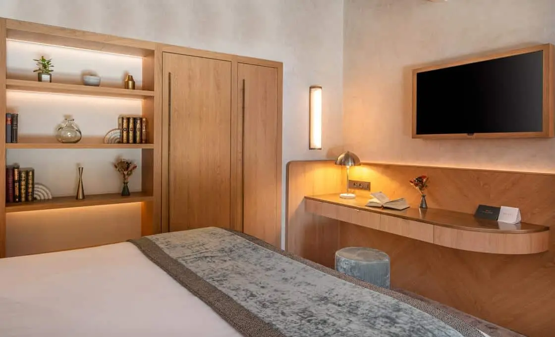 hotel-burdigala-duplex-190233-1120-510-landscape