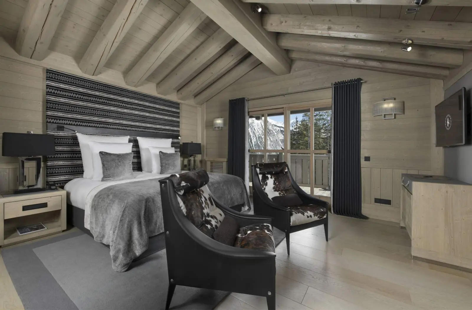 suite-chalet-hidden-peak-chambre-05