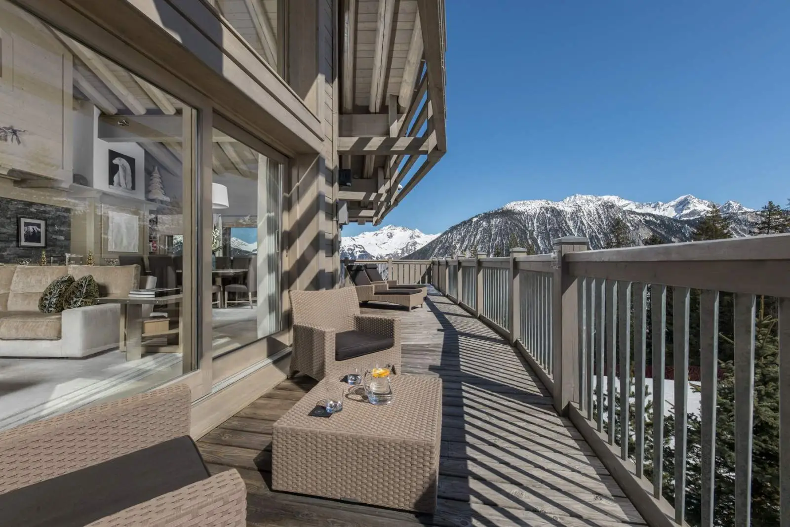 suite-chalet-karakoram-salon_terasse-web-