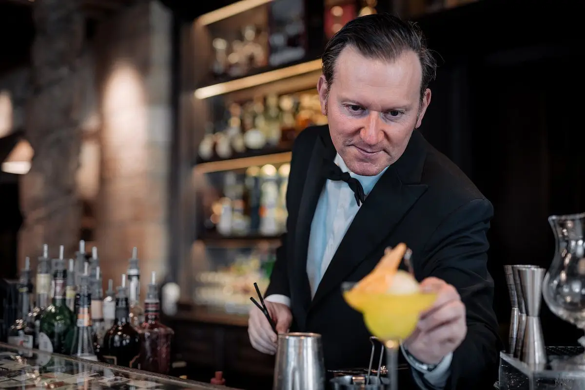 chef-du-bar-at-the-lobby