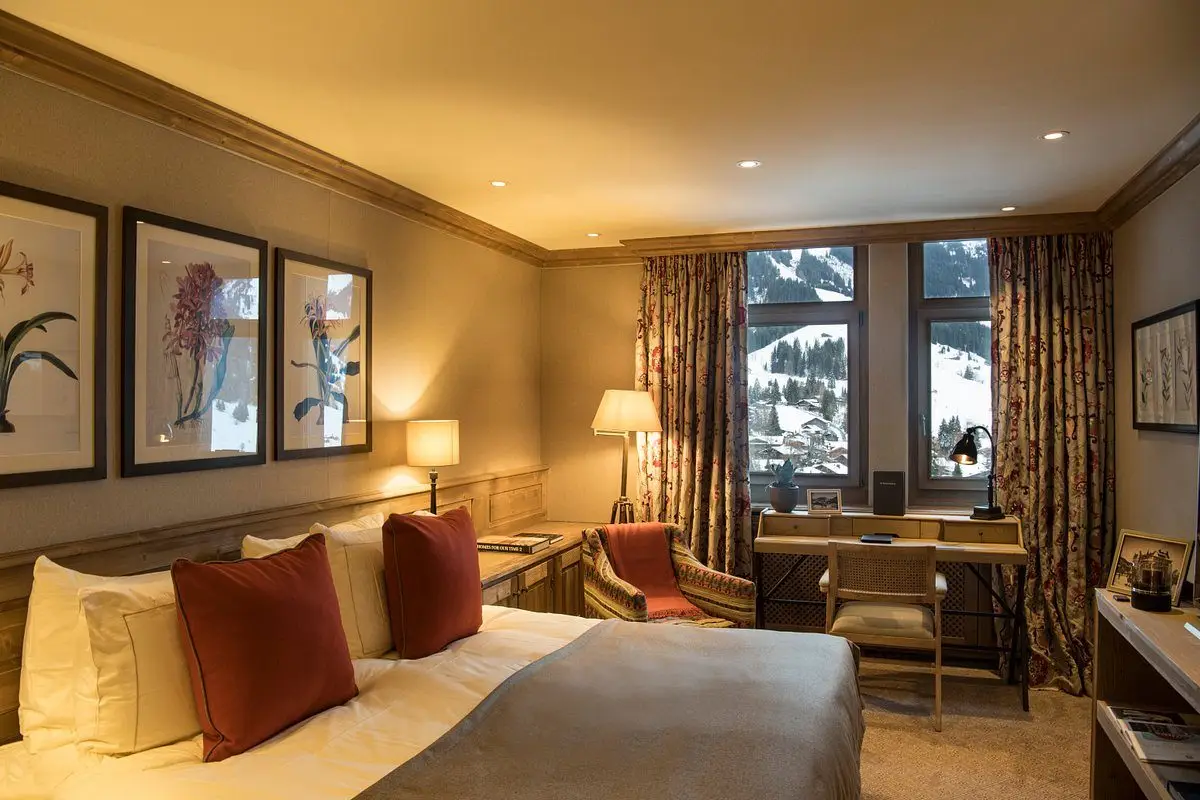 cosy-room-mountain-view (2)