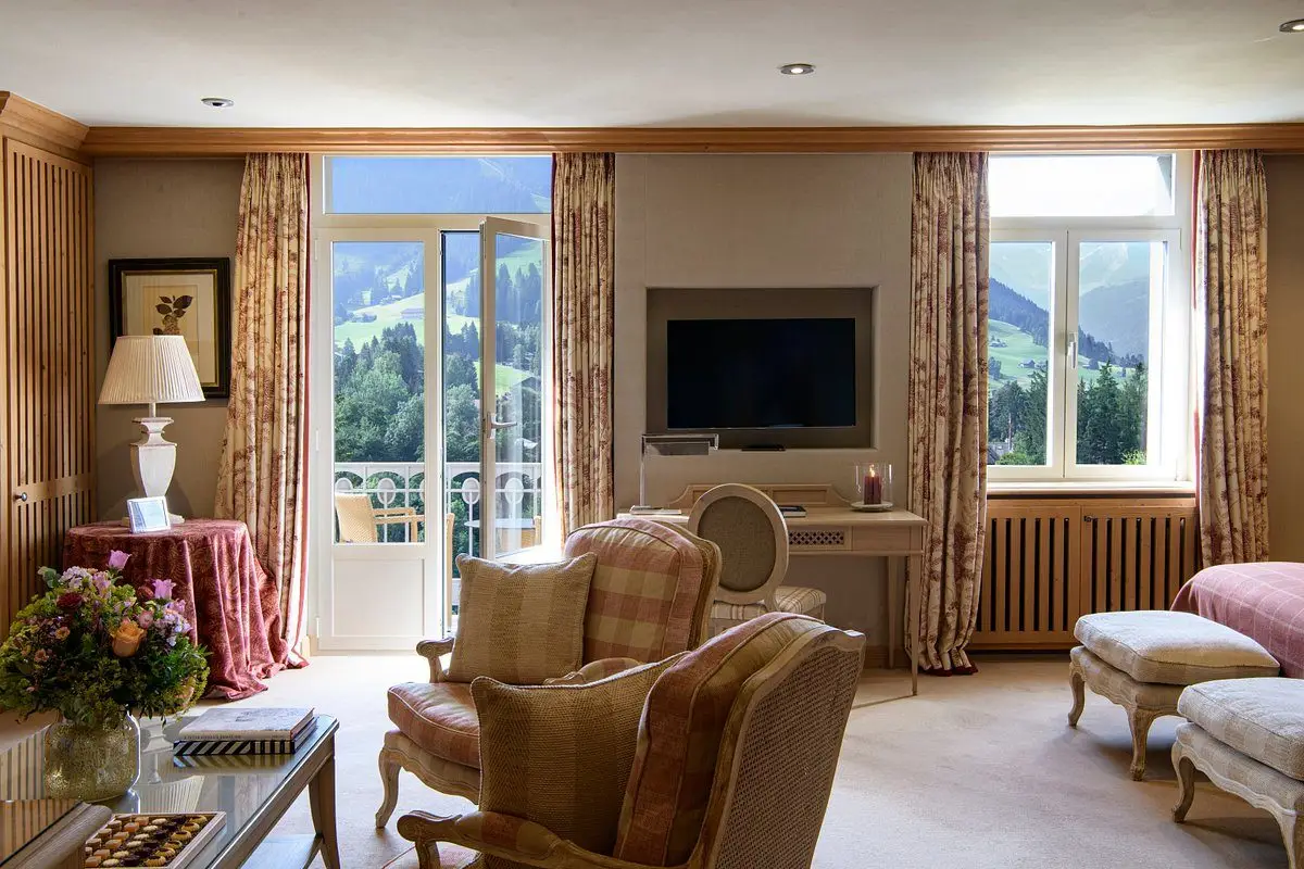 deluxe-junior-suite-mountain
