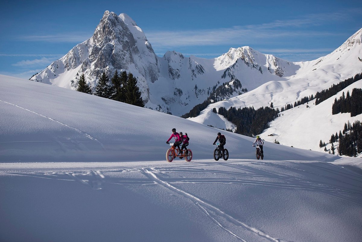 destination-gstaad-snowbike