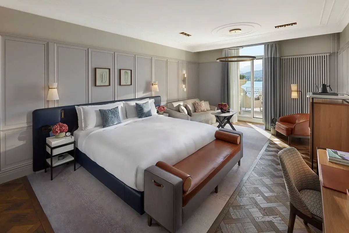 lake-view-junior-suite (1)