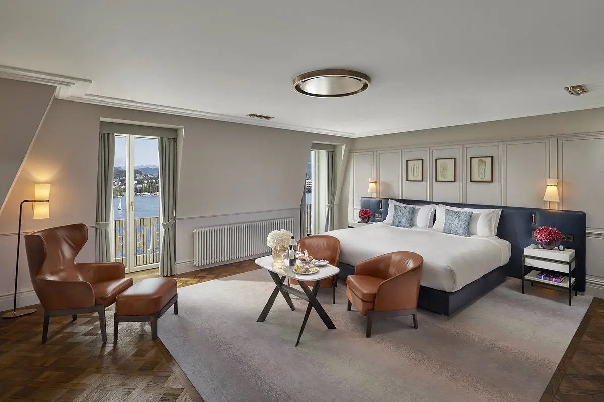 lake-view-junior-suite
