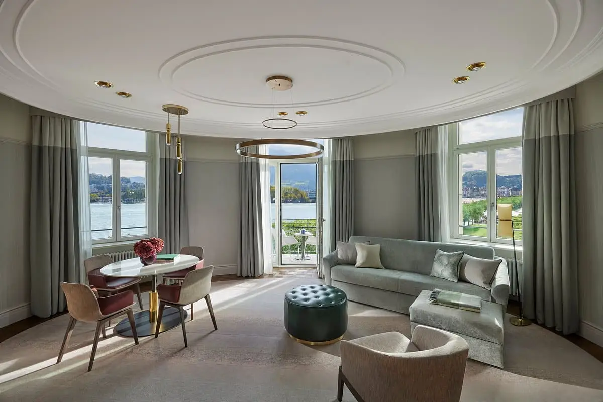 lake-view-tower-suite