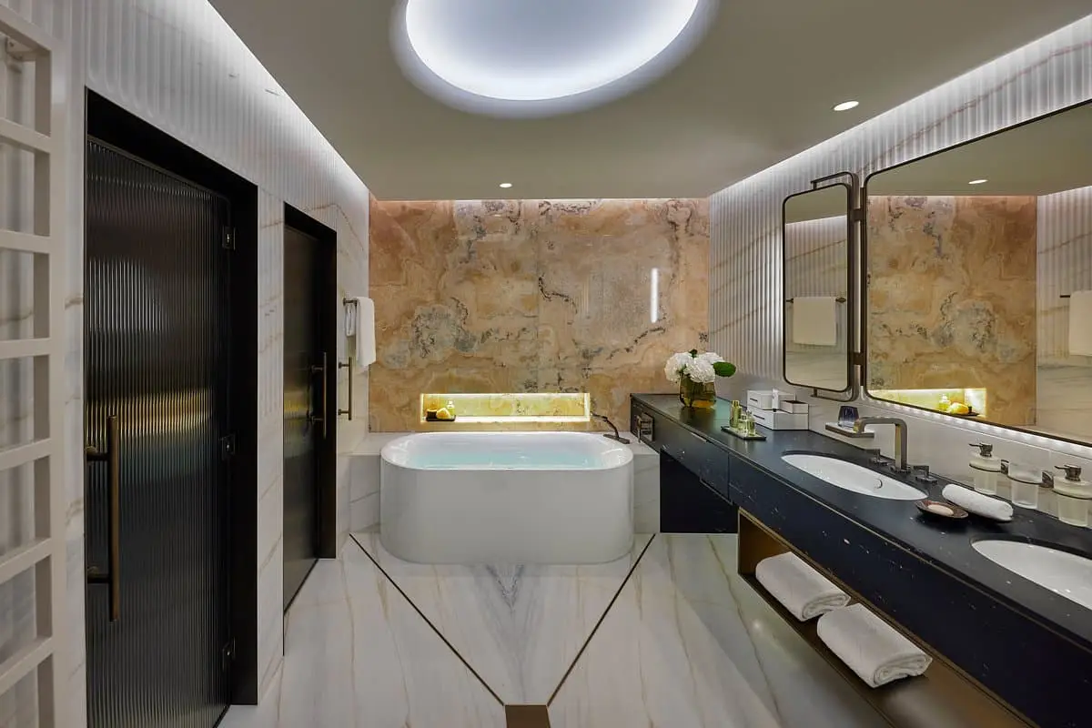 presidential-suite-bathroom