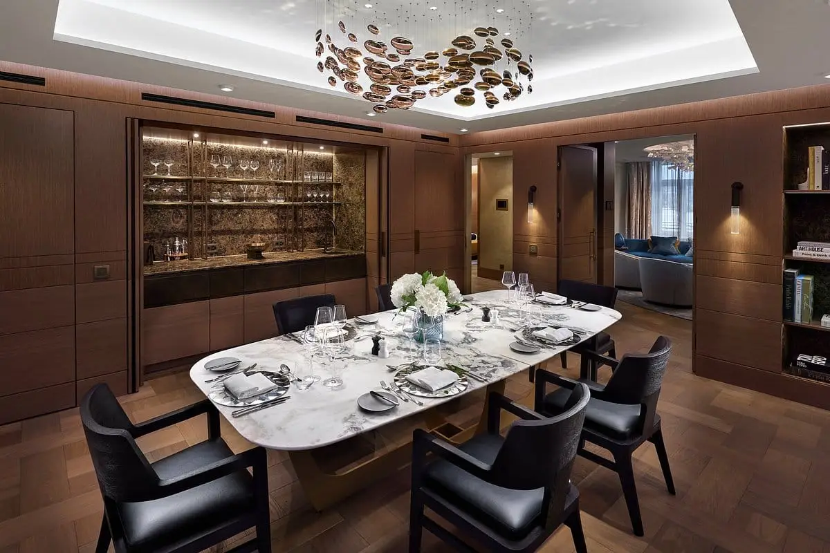 presidential-suite-dinning