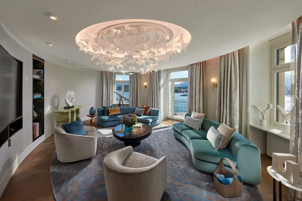 presidential-suite-living