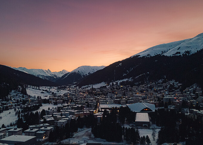 csm_ameron-davos-swiss-mountain-resort-destination-davos-winter-sunset__c_Jannis_Hagels4_16d85a98f0