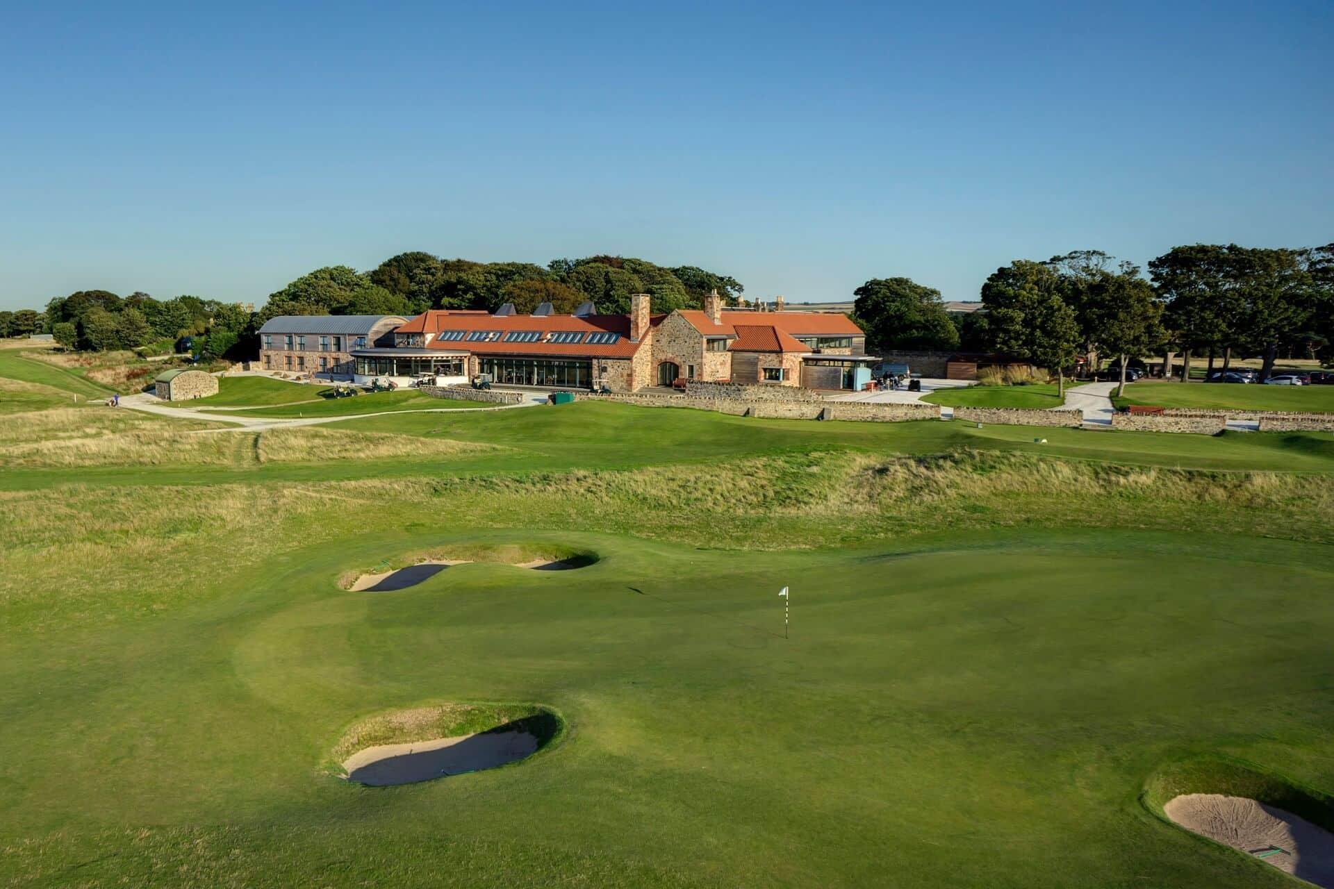 Craigielaw_golf_club_house_and_lodge_1