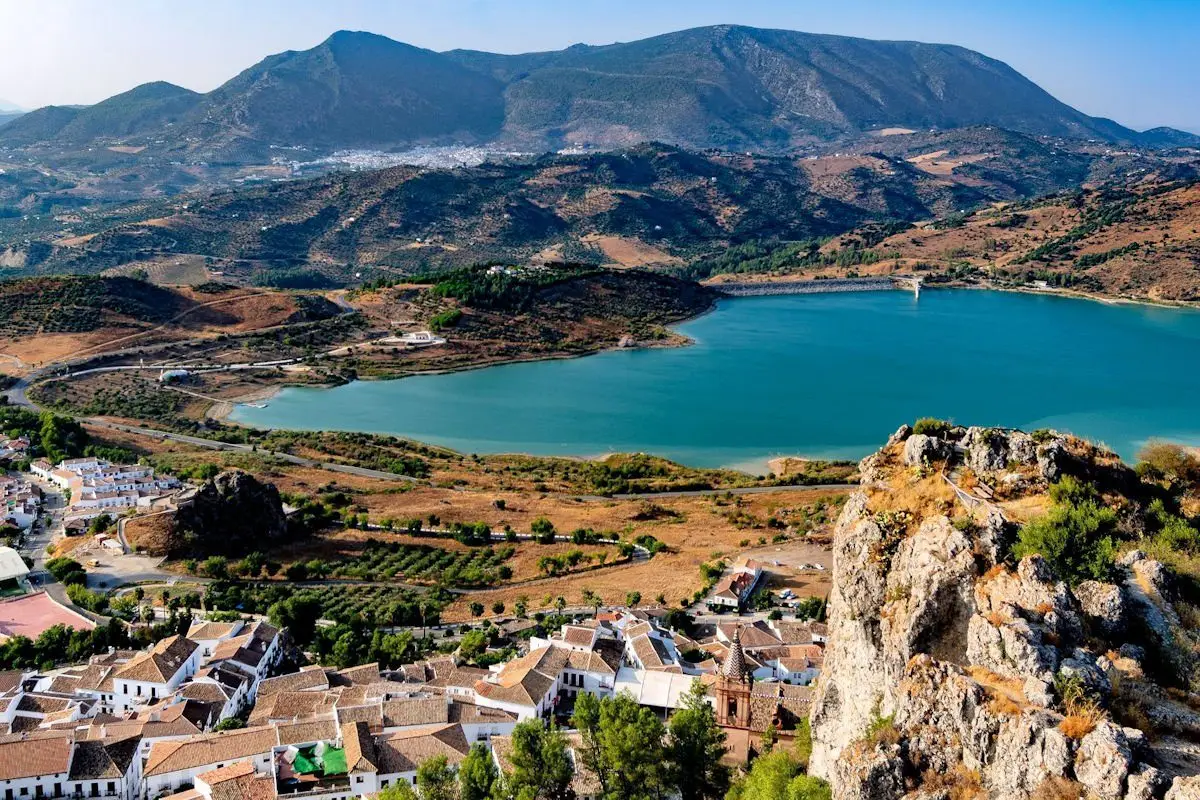 Visita-Zahara-de-la-Sierra (1)