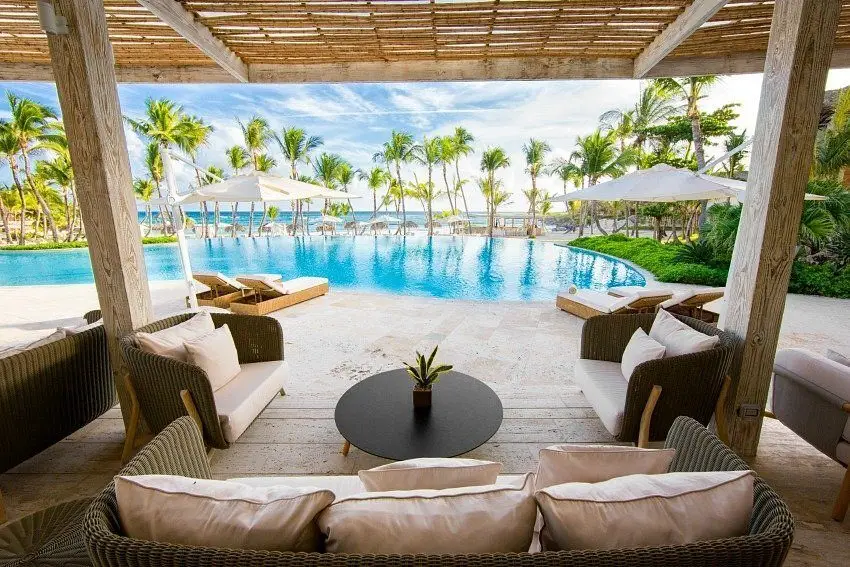 blue-bar-and-grill-terrace