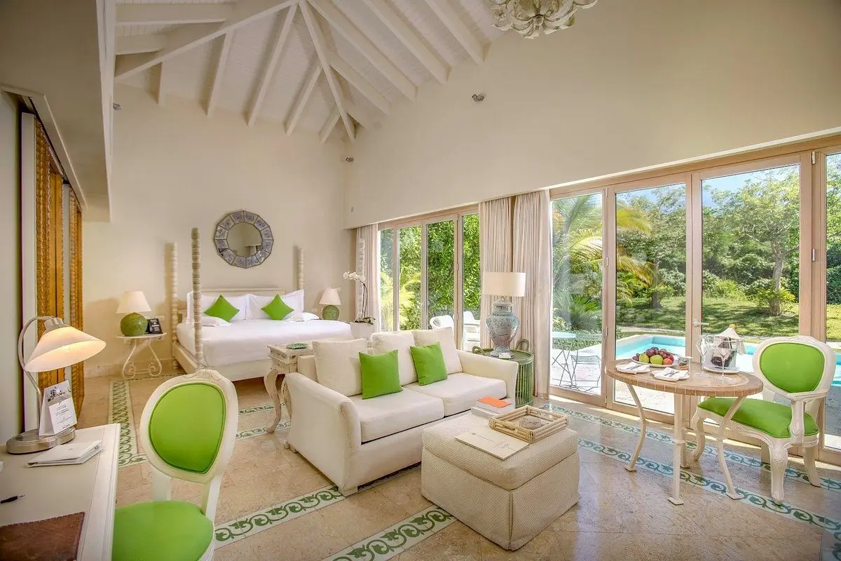 luxury-pool-junior-suite