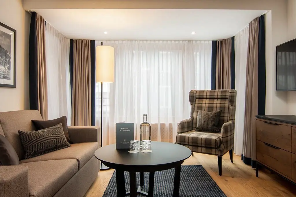 suite (5)