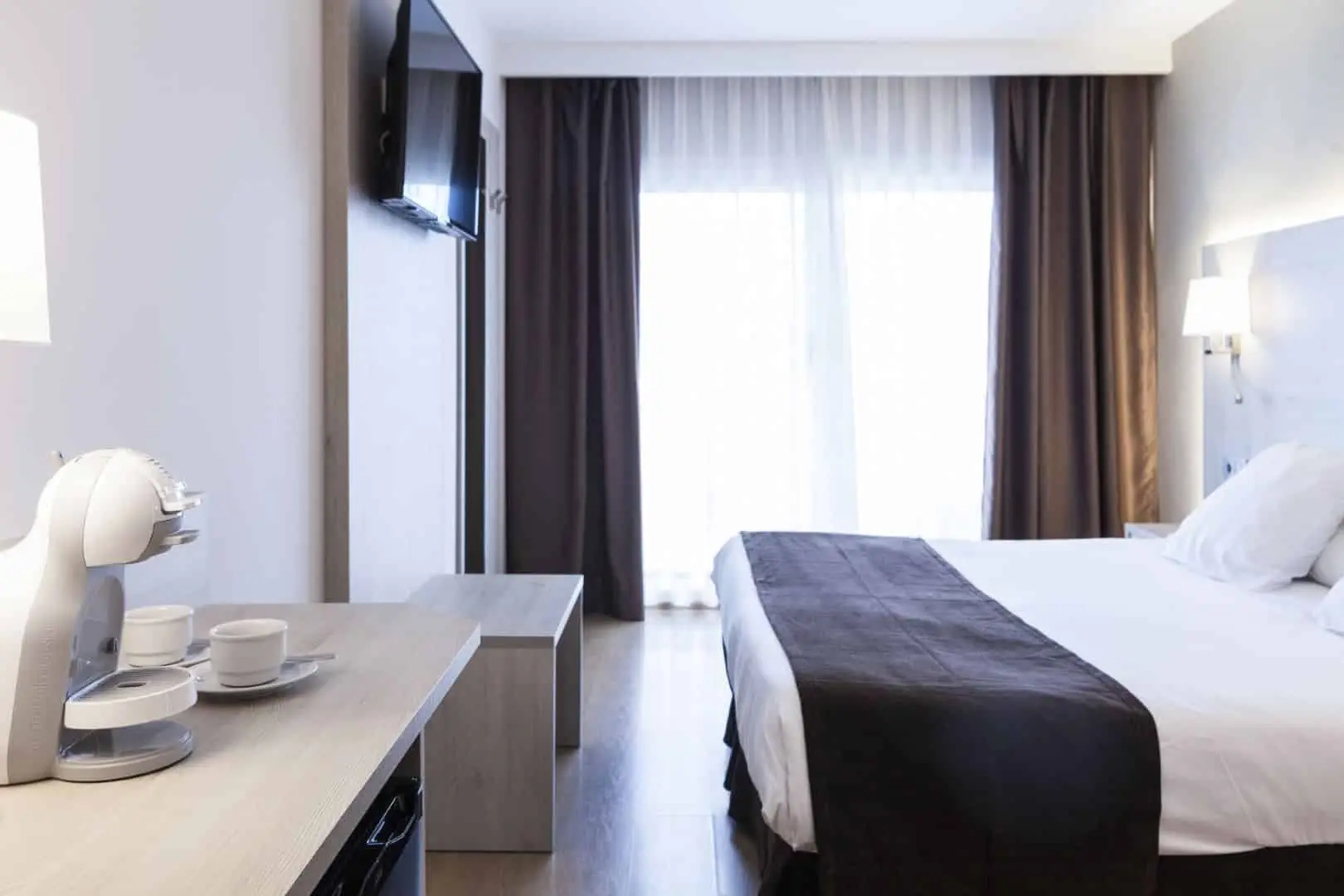 hotel-helios-lloret-habitacion-premium-matrimonio-10