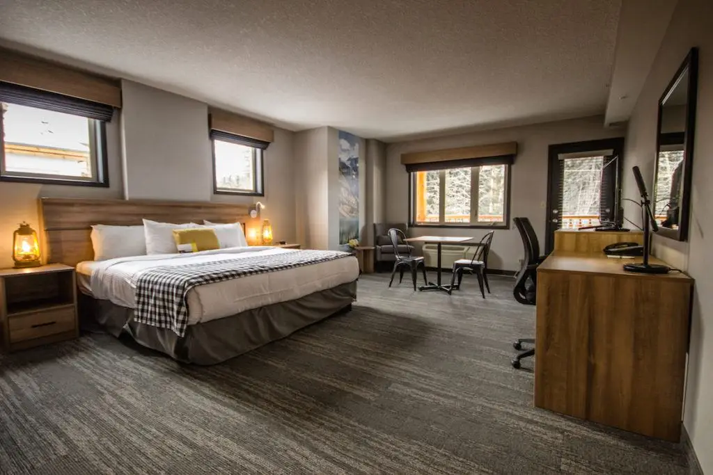 Canada-Alberta-Banff-Canalta-room-1024x683