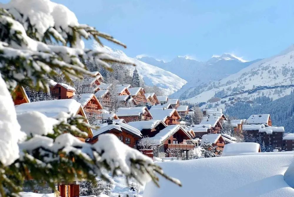 meribel-valley-displays-its-winter-coat-credit-jm-gouedard-meribel-tourism