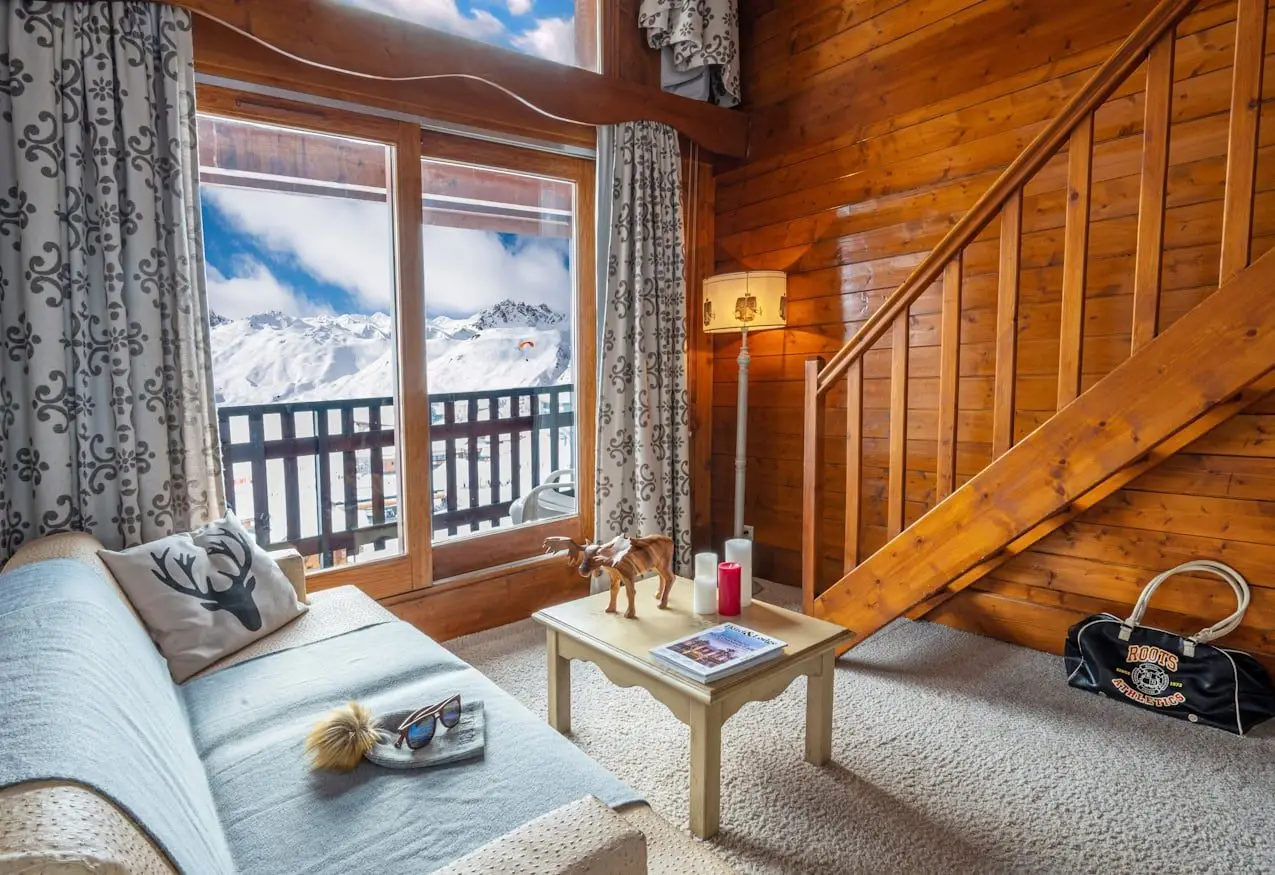 Junior-Suite-Mezzanine-404-hotel-campanules-002