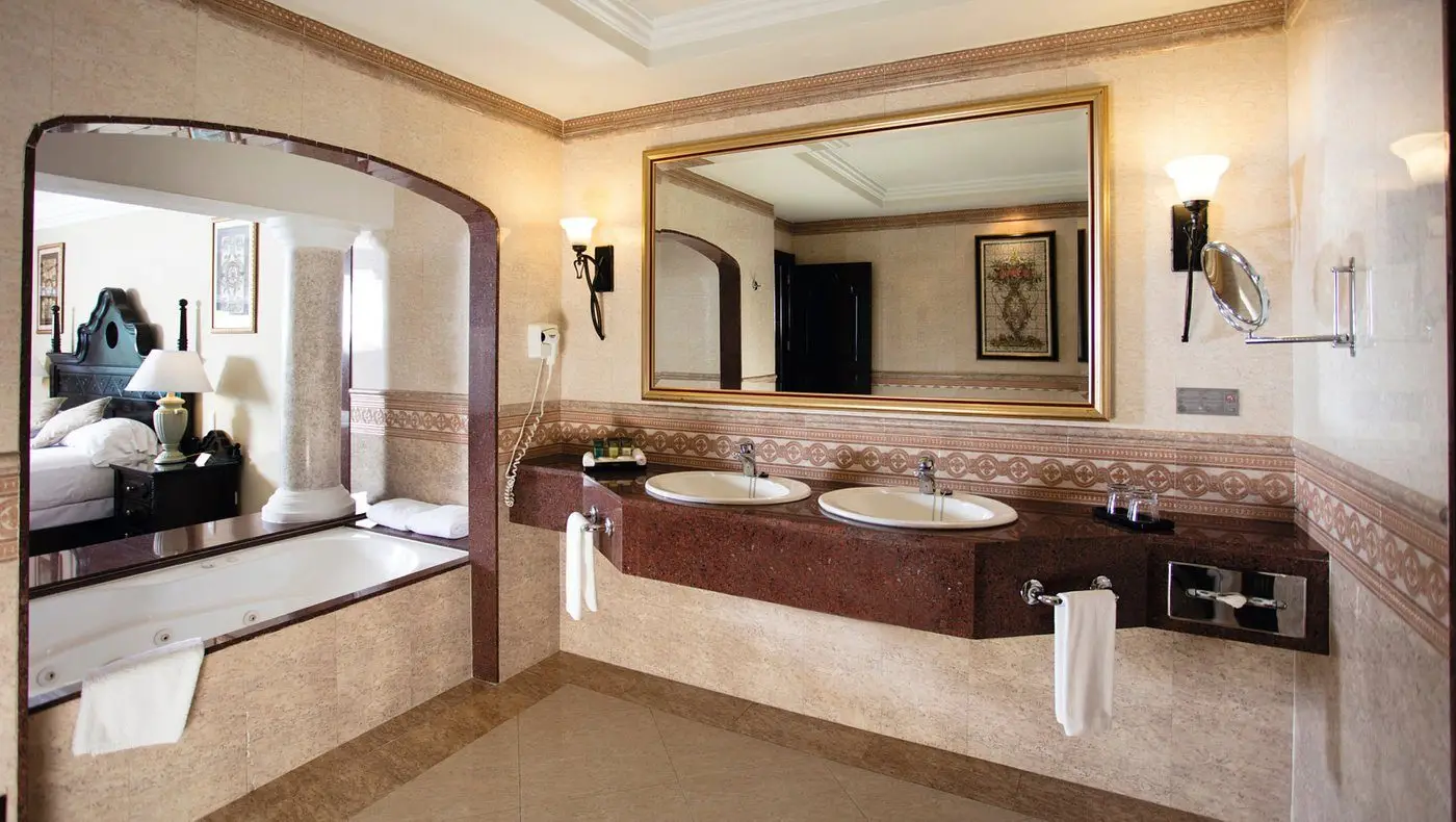 Riu 12