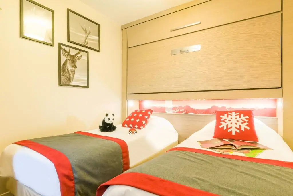 atria 25