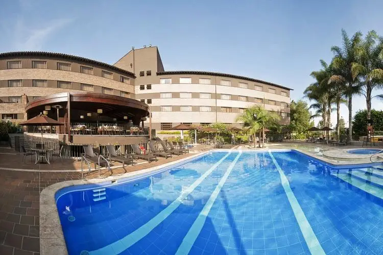 movich-lomas-piscina-a