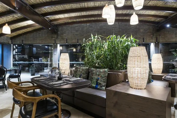 movich-lomas-restaurante-ebano-a