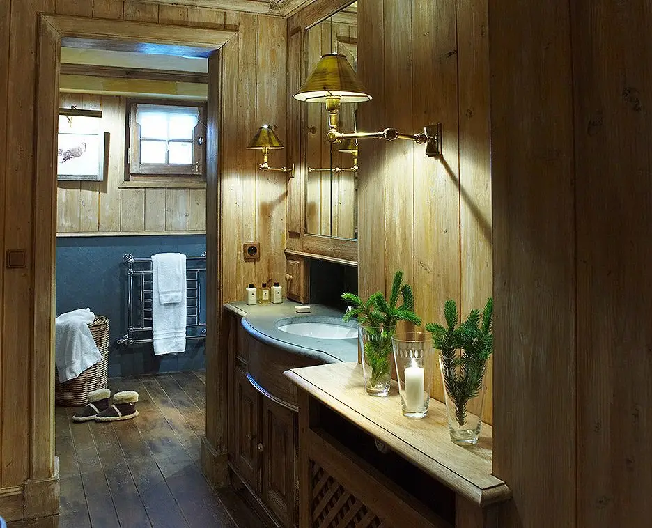 Bathroom 01 03