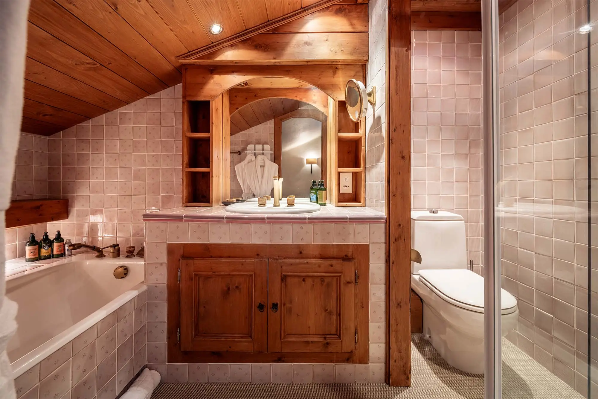 bedroom_3_bathroom_1