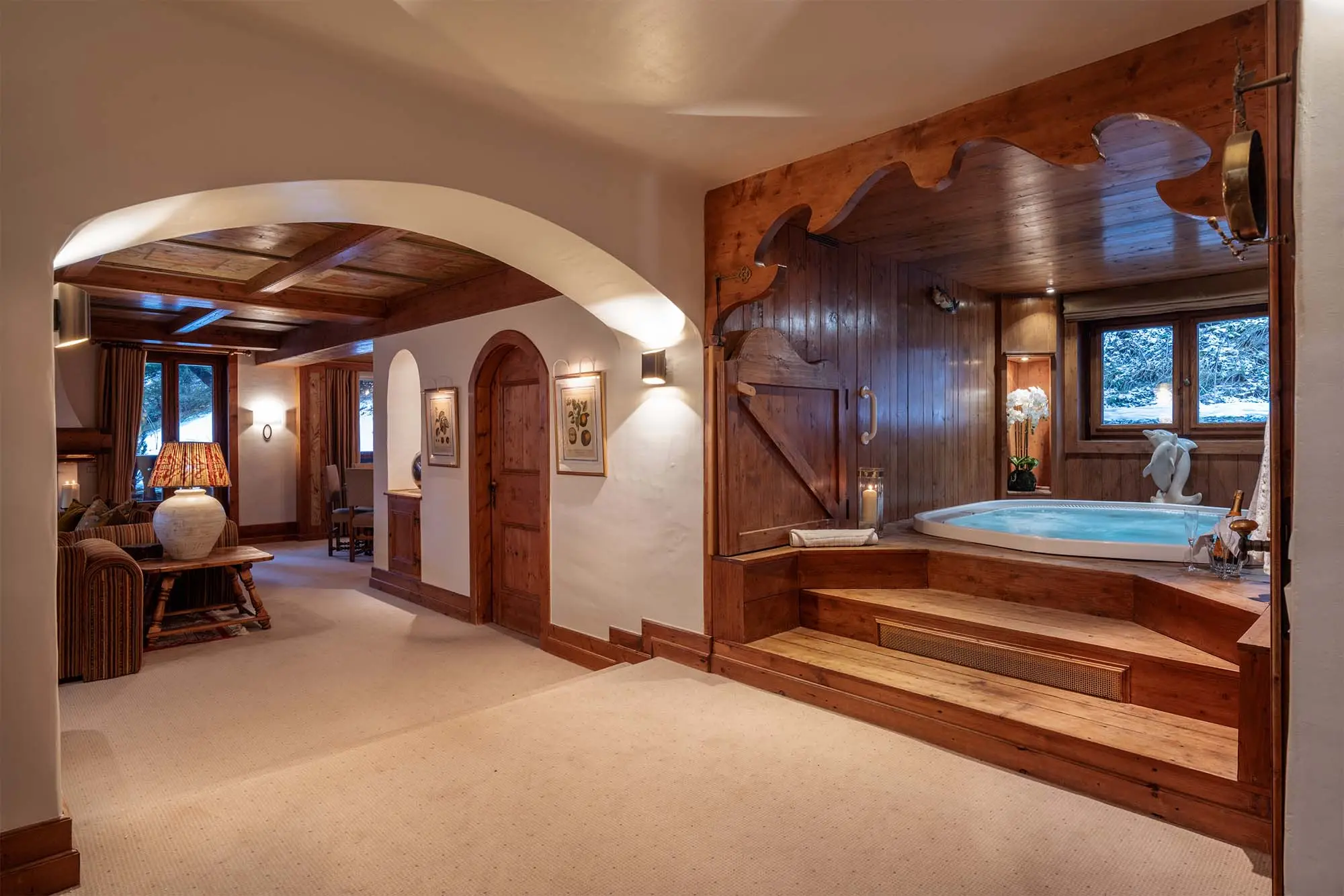 hallway_hottub
