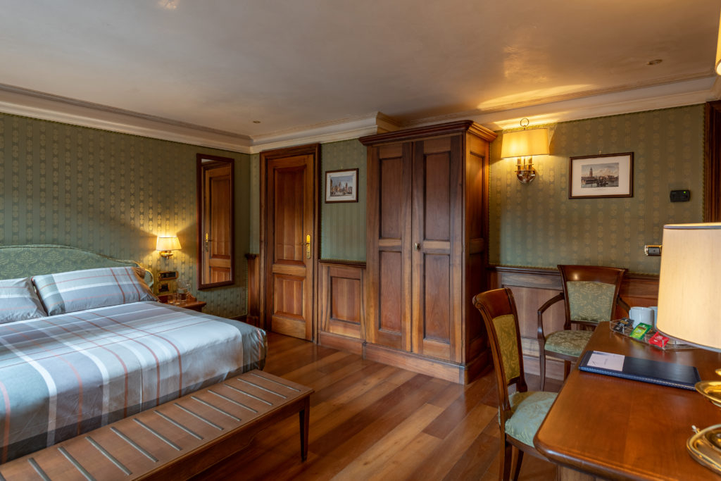 gallery_annex-deluxe-double-room-2-1024x683