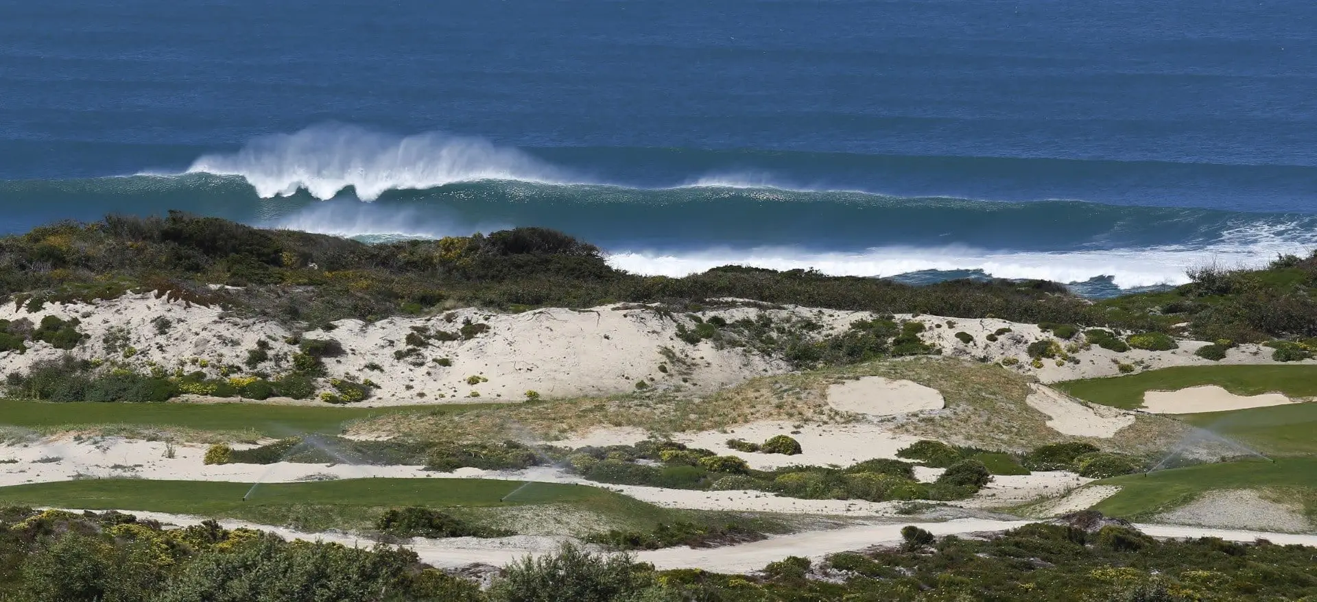 thumbnail_Cliffs_0074722x2160