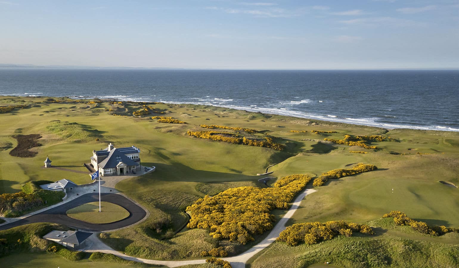 Kingsbarns-Golf-Links-Club-House-vue-Mer-Parcours-de-golf-Ecosse-