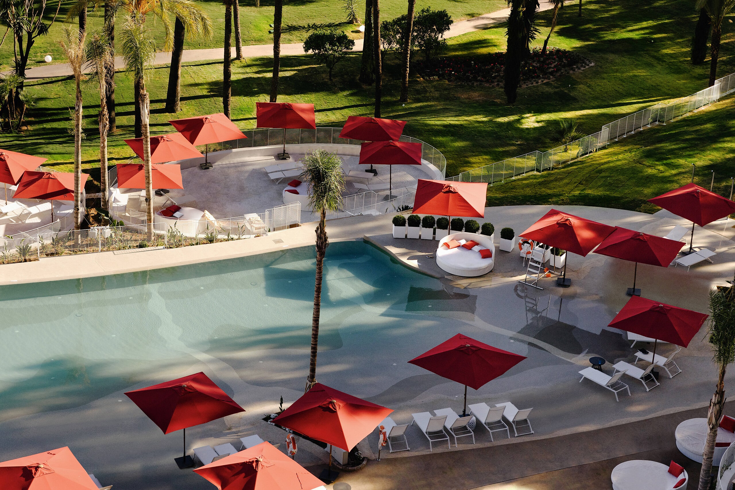 359353-ix1tun0eo3-swhr